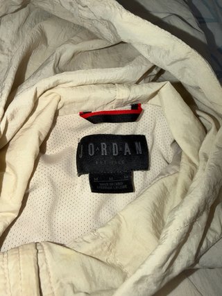 Chaqueta Jordan Beige con Capucha