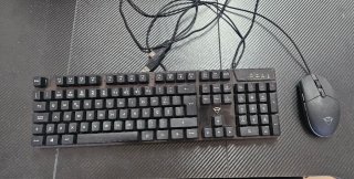 Rato e Teclado Gaming Preto