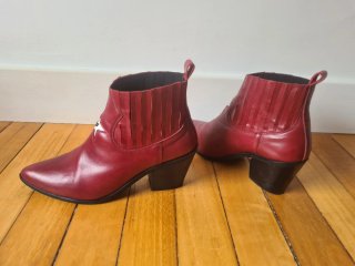 Botines granates con estrella