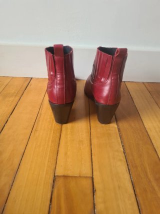 Botines granates con estrella