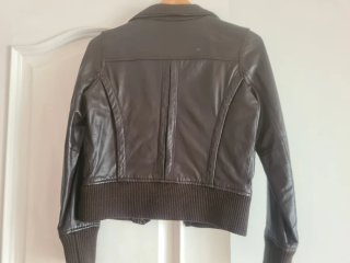 Chaqueta de cuero marrón