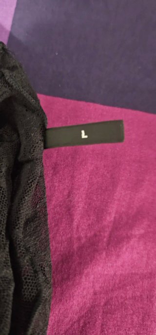 Leggings largos de encaje negro.