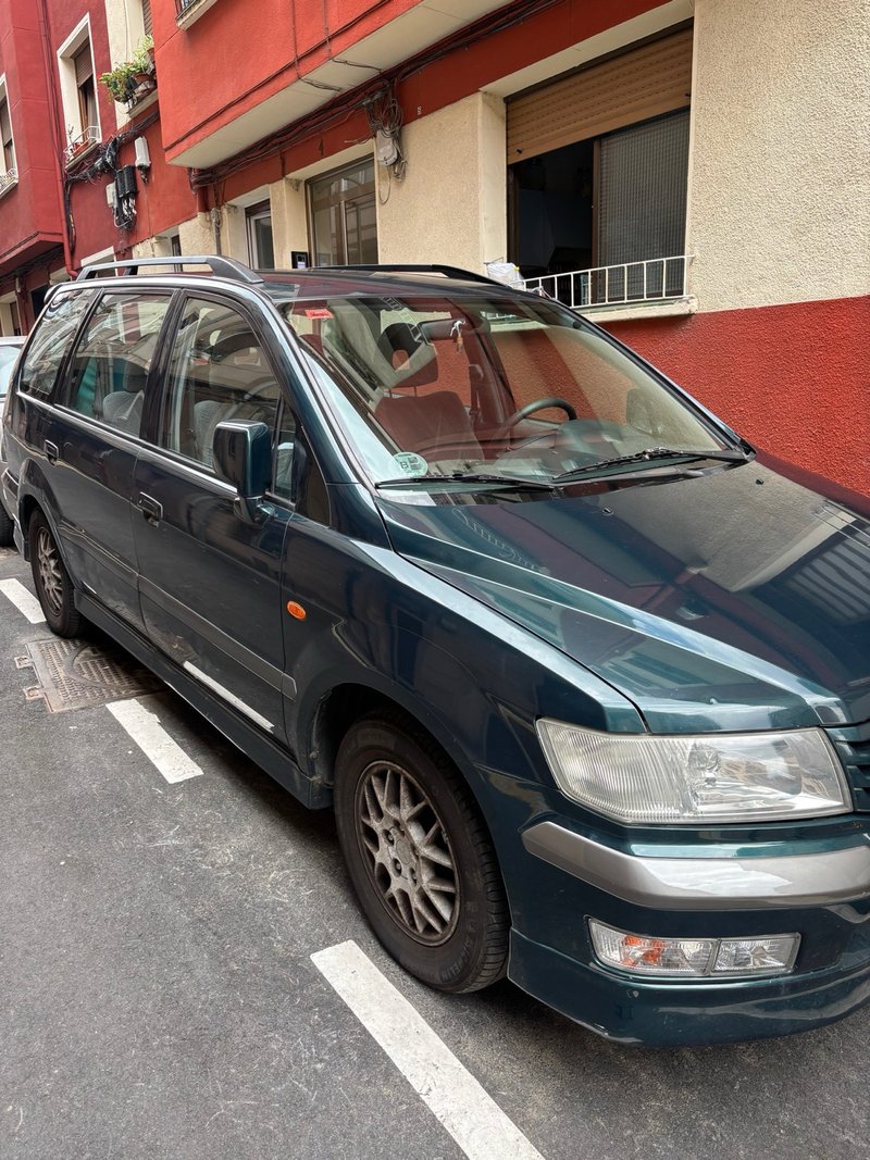 Mitsubishi Space Wagon 2001 - foto 1