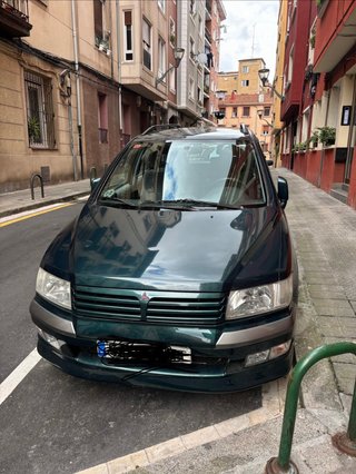 Mitsubishi Space Wagon 2001