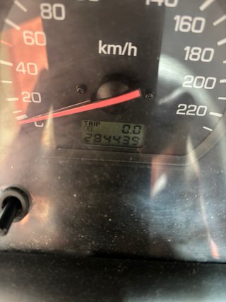 Mitsubishi Space Wagon 2001