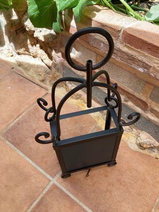 Farol de pared de hierro antiguo