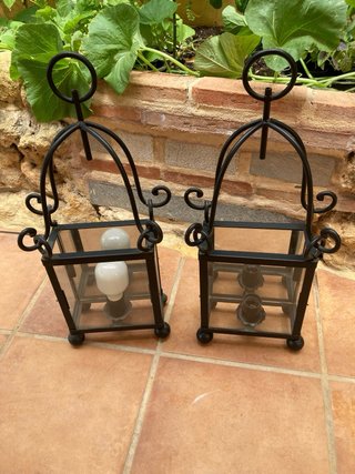 Farol de pared de hierro antiguo