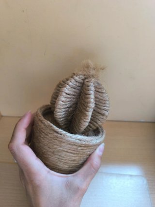 Cactus de yute hecho a mano