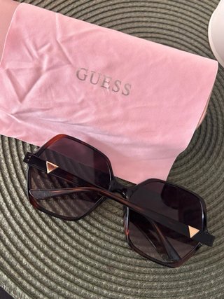 Gafas de sol Guess marrones