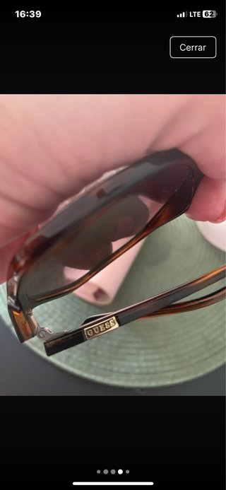 Gafas de sol Guess marrones