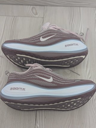 Zapatillas Nike ZoomX Vomero Talla 40