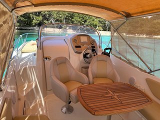 Beneteau Flyer 750 Sun Deck | Barco 7m