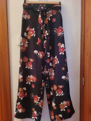 Pantalón estampado flores fiesta