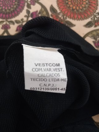 Top negro con pedrería