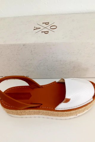 Sandalias Popa piel marrón y blanco