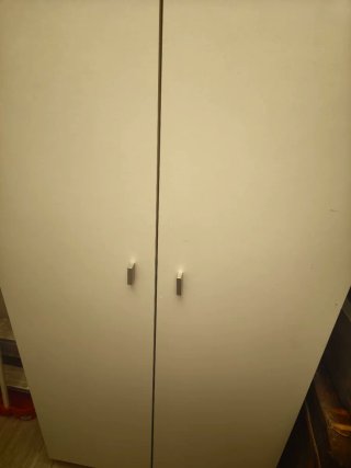 Armario de limpieza blanco