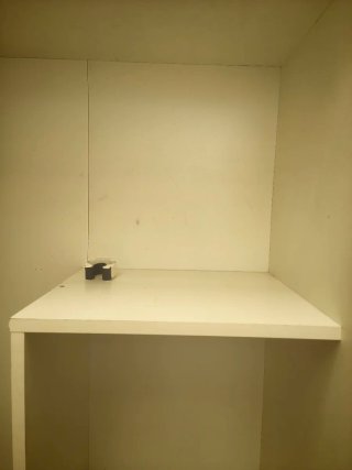 Armario de limpieza blanco