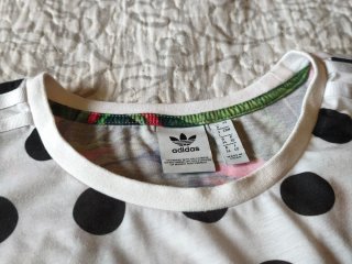 Camiseta Adidas Estampado Tropical Lunares
