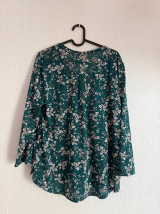 Blusa floral manga larga verde