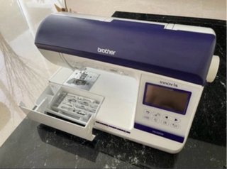 Máquina de coser y bordar Brother