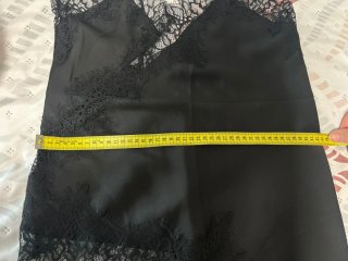 Blusa de satén con tirantes y encaje mujer