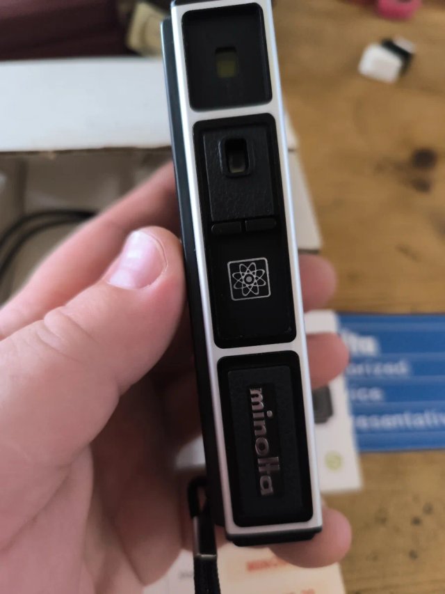 Minolta Pocket Autopak 70 Cámara con bateria nueva