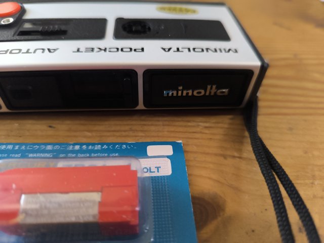 Minolta Pocket Autopak 70 Cámara con bateria nueva