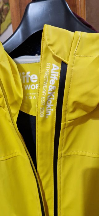 Chubasquero Alife&kickin amarillo Talla XS