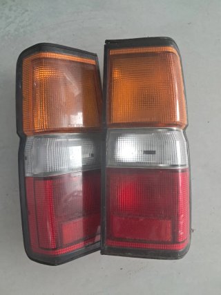 Pilotos Traseros Nissan Terrano I