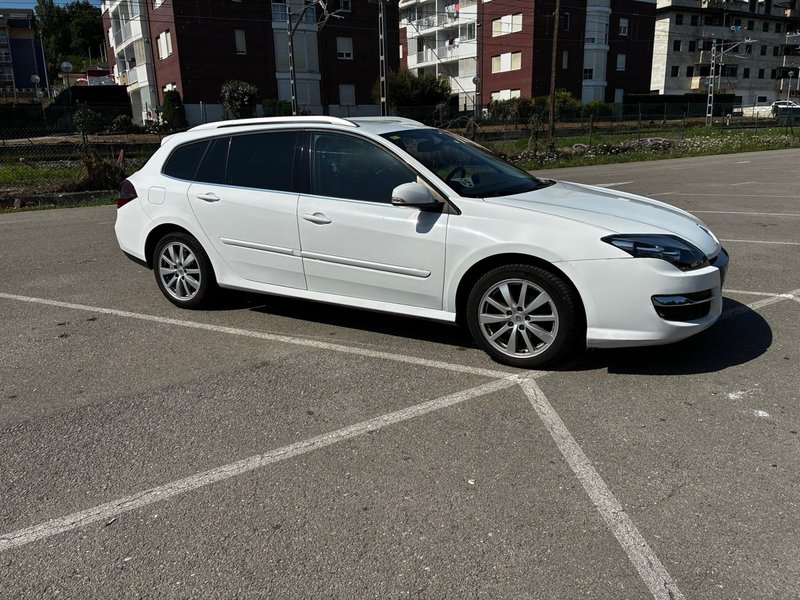 Renault Laguna 2011 - foto 1