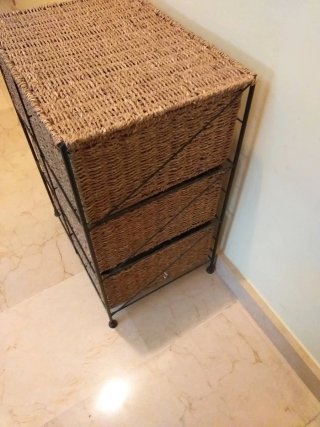 Mueble de mimbre con 6 cajones
