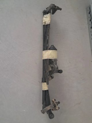 Motor limpiaparabrisas Nissan Terrano I
