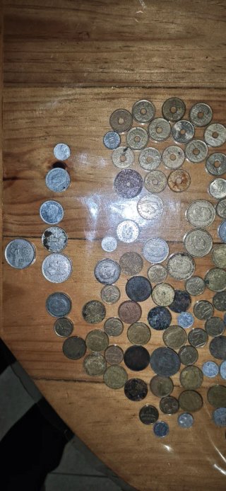 Lote, pesetas variadas Franco y Juan Carlos I