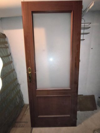 Puerta madera con cristal
