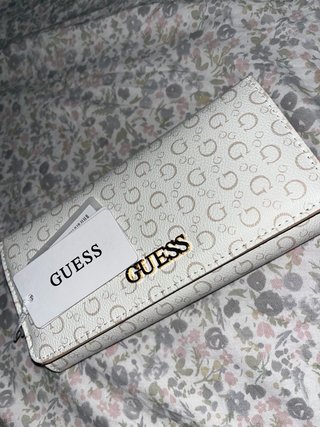Cartera Guess Blanca y Dorada Mujer
