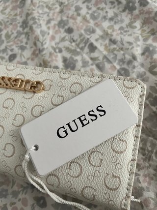 Cartera Guess Blanca y Dorada Mujer