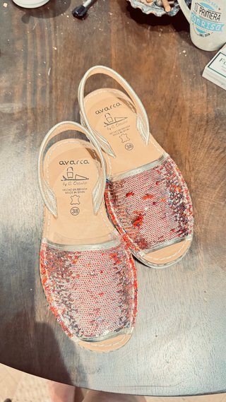 Avarca by C. Ortuño 38. Piel & Lentejuelas.