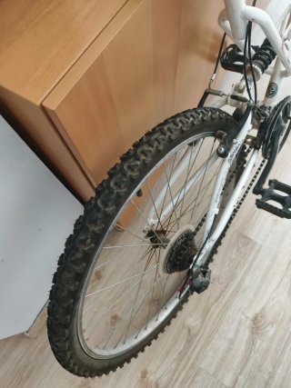 Bicicleta de Montaña Blanca (especial para chicas)