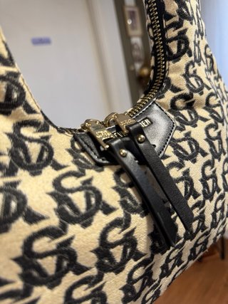 Steve Madden  con cadena dorada