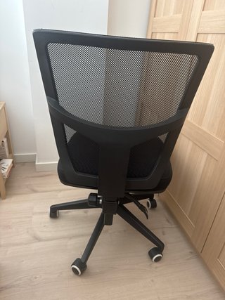 Silla de oficina ergonómica negra