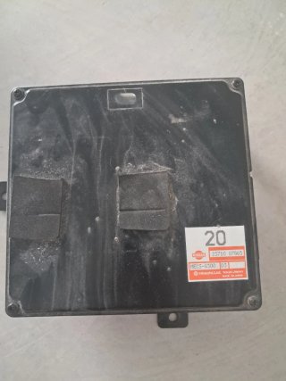 Centralita Nissan Terrano I MECS-G300