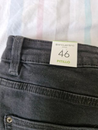 Pantalón negro vaquero
