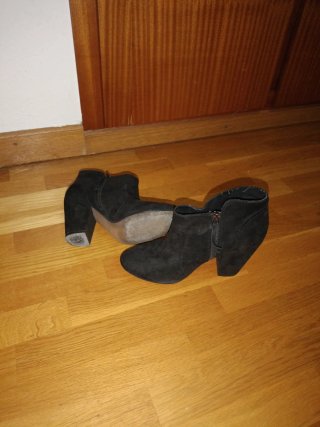 Botines de tacón negros
