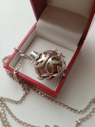 Llama  ángeles de plata y cadena