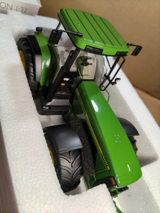Maqueta Schuco John Deere 8400
