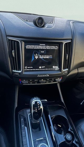 Maserati Levante V6 275 HP D AWD