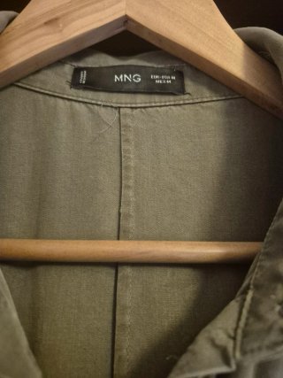Mono caqui Mango talla M