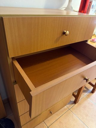 Cajonera de madera robusta