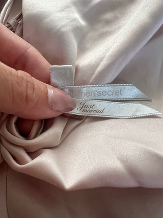 Camisón satinado beige