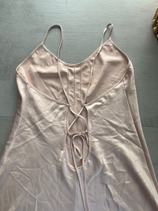 Camisón satinado beige